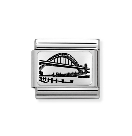 330111/05 Classic Silvershine Newcastle Tyne Bridge